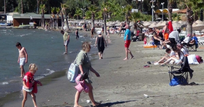 MUĞLA’DA DENİZ, KUM, GÜNEŞ KEYFİ DEVAM EDİYOR