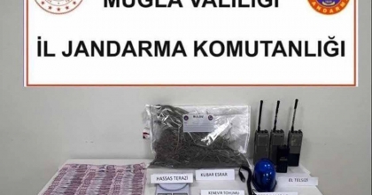 MUĞLA'DA UYUŞTURUCU VE RUHSATSIZ SİLAH OPERASYONU