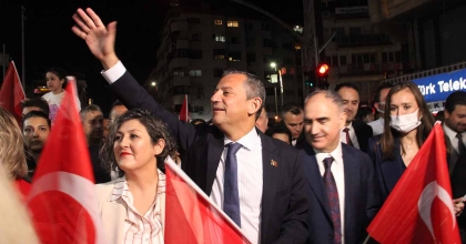 ÖZGÜR ÖZEL: 