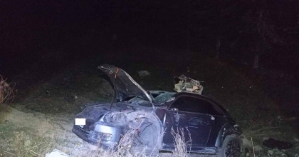 ŞARAMPOLE GİREN OTOMOBİLDE 5 KİŞİ YARALANDI