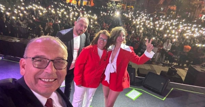 TURGUTLU'DA BETÜL DEMİR RÜZGARI ESTİ