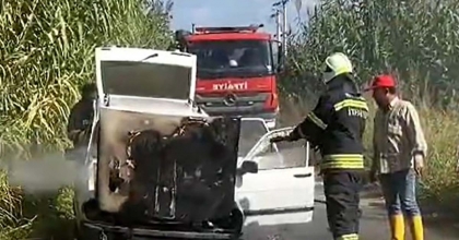 TURGUTLU'DA SEYİR HALİNDEKİ OTOMOBİL ALEV ALDI