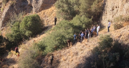 UÇURUMDAN DÜŞEN GENÇ KIZ HAYATINI KAYBETTİ