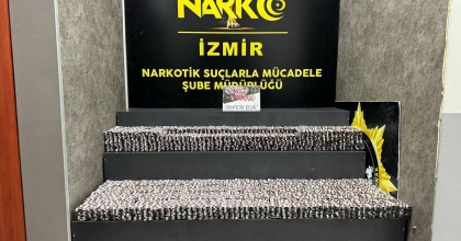 SOKAK ORTASINDA 26 BİNDEN FAZLA HAPLA YAKALANDI  