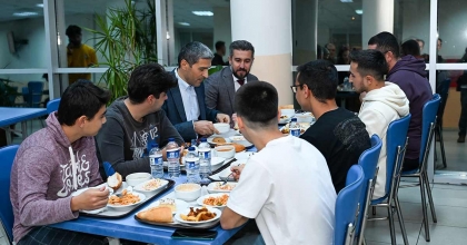 VALİ AKTAŞ ÖĞRENCİLERLE BİR ARAYA GELDİ