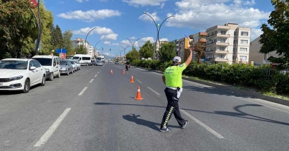 YATAĞAN'DAKİ TRAFİK DENETİMİNDE 305 ARACA CEZA KESİLDİ