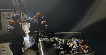 YUNANİSTAN’IN GERİ İTTİĞİ 30 DÜZENSİZ GÖÇMEN KURTARILDI