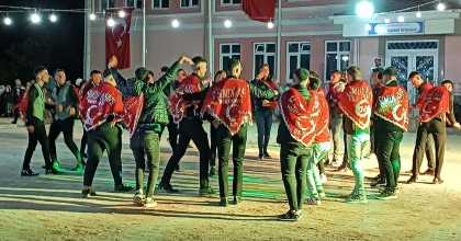 ‘KINALI KUZULAR’ ASKER EĞLENCESİNDE MORAL DEPOLADI