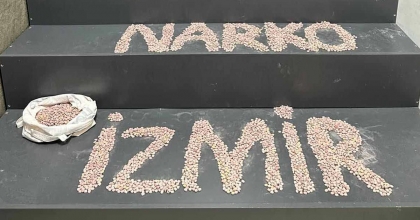 10 BİN UYUŞTURUCU HAP İLE OTOGARDA YAKALANDI