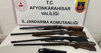 JANDARMADAN RUHSATSIZ SİLAH BASKINI