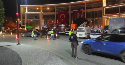 AKHİSAR EMNİYETİ'NDEN GENİŞ KAPSAMLI ASAYİŞ UYGULAMASI