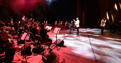 BÜYÜKŞEHİR’DEN ÖĞRETMENLERE ÖZEL KONSER VE DEFİLE