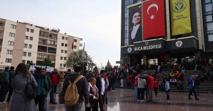 BUCA BELEDİYESİ ÇALIŞANLARI İŞ BIRAKTI