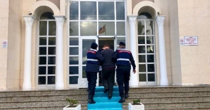 FETHİYE’DE 3 AYRI SUÇTAN ARANAN ŞAHIS TUTUKLANDI