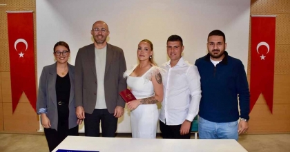 GERMENCİK'E İSVEÇLİ GELİN