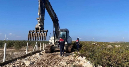 HAZİNE ARAZİSİNDE İZİNSİZ YER AÇARKEN YAKALANDI