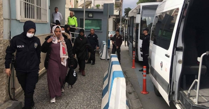 İNCİRLİOVA'DA 32 DÜZENSİZ GÖÇMEN YAKALANDI