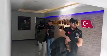 İZMİR'DE OTO GALERİNİN KURŞUNLANMASIYLA İLGİLİ 4 KİŞİ TUTUKLANDI