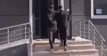İZMİR'DE YOL KESİP YAĞMA YAPAN ZANLI YAKALANDI