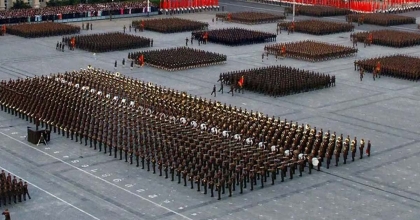 KUZEY KORE ASKERLERİNİ UKRAYNA SINIRINA KONUŞLANDIRDI