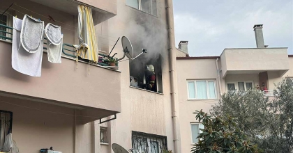 KUŞADASI’NDA ELEKTRİKLİ BATTANİYE EVİ YAKTI