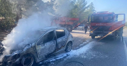 MUĞLA’DAKİ YANGINDA OTOMOBİL KÜLE DÖNDÜ