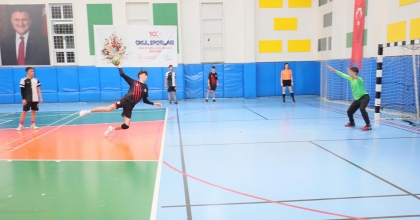 OKUL SPORLARI HENTBOL GENÇLER MÜSABAKALARI SONA ERDİ