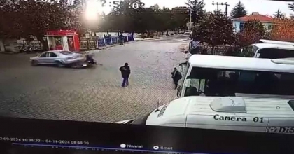 ARACA ÇARPAN MOTOSİKLET SÜRÜCÜSÜNÜN METRELERCE SAVRULDU