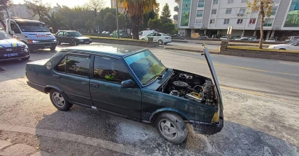 SEYİR HALİNDEKİ OTOMOBİLDEKİ YANGINI İTFAİYE EKİPLERİ SÖNDÜRDÜ