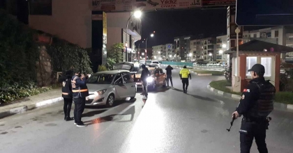 TURGUTLU'DA ARANMA KAYDI BULUNAN 8 KİŞİ YAKALANDI