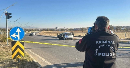 UŞAK'TA YUNUS EKİPLERİ KAZA YAPTI: 2'Sİ POLİS 4 YARALI