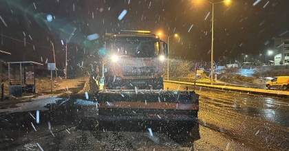 UŞAK'TA MEVSİMİN İLK KARI YAĞDI