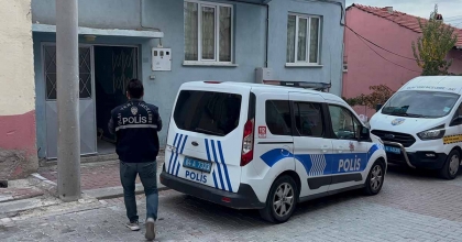 UŞAK'TA OĞLU TARAFINDAN BIÇAKLANAN KADIN HAYATINI KAYBETTİ