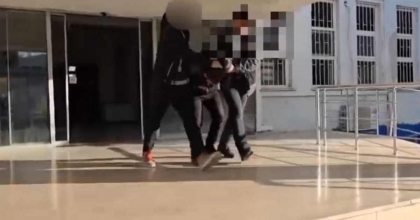 YAKALANMAMAK İÇİN DAĞDA YAŞAYAN ZEHİR TACİRLERİ POLİSTEN KAÇAMADI