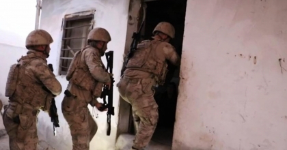 İZMİR MERKEZLİ PKK OPERASYONUNDA 10 GÖZALTI