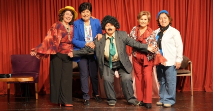 ‘EVDE OTURMAYAN KADINLAR’ SAHNE ALIYOR