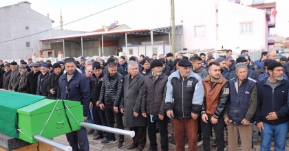 23 YAŞINDAKİ ÖĞRETMEN KAZADA HAYATINI KAYBETTİ