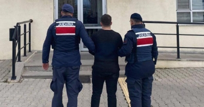 AFYONKARAHİSAR’DA HAKLARINDA KESİNLEŞMİŞ HAPİS CEZASI BULUNAN 3 KAÇAK İLÇELERDE YAKALANDI