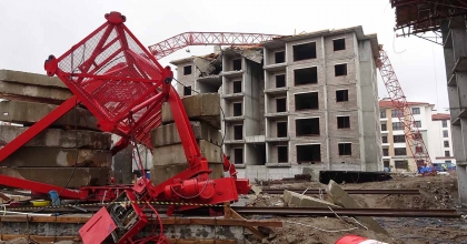 TAVŞANLI'DA İNŞAATTA VİNÇ KAZASI: 1 YARALI