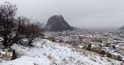 AFYONKARAHİSAR’DA KAR YAĞIŞI ETKİLİ OLDU