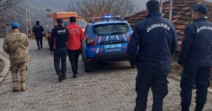 ARACI İLE UÇURUMA YUVARLANAN ŞAHIS DERE YATAĞINDA BULUNDU