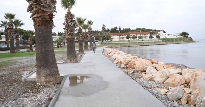 BAŞKAN GENÇAY SEDEF KOY SAHİLİ'NE EL ATTI