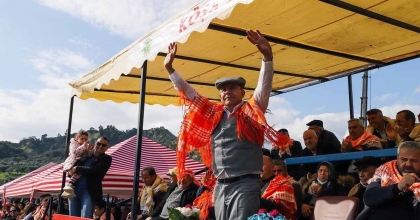 BAŞKAN GÜLER’DEN DEVE GÜREŞİNE DAVET