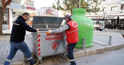 BAYRAKLI’DA ÇÖP KONTEYNERLERİ YENİLENİYOR