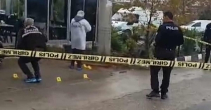 BOŞANMA AŞAMASINDAKİ EŞİNE SOKAK ORTASINDA KURŞUN YAĞDIRDI