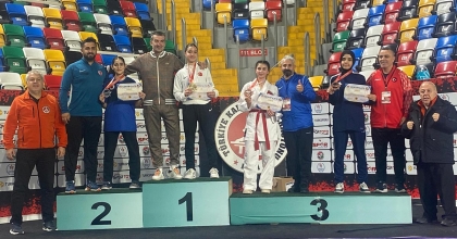 DENİZLİLİ KARATECİLER MADALYALARLA DÖNDÜ