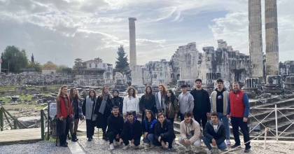 DİDİM'DE GENÇLER APOLLON TAPINAĞI'NI GEZDİ