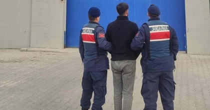 DOLANDIRICILIK SUÇUNDAN ARANAN ŞAHSI JANDARMA YAKALADI