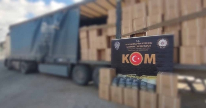 DURDURULAN TIRDA TONLARCA SAHTE BANDROLLÜ TÜTÜN ELE GEÇİRİLDİ  