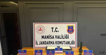 EVİNDE İKLİMLENDİRME SİSTEMİYLE KENEVİR YETİŞTİRMİŞ